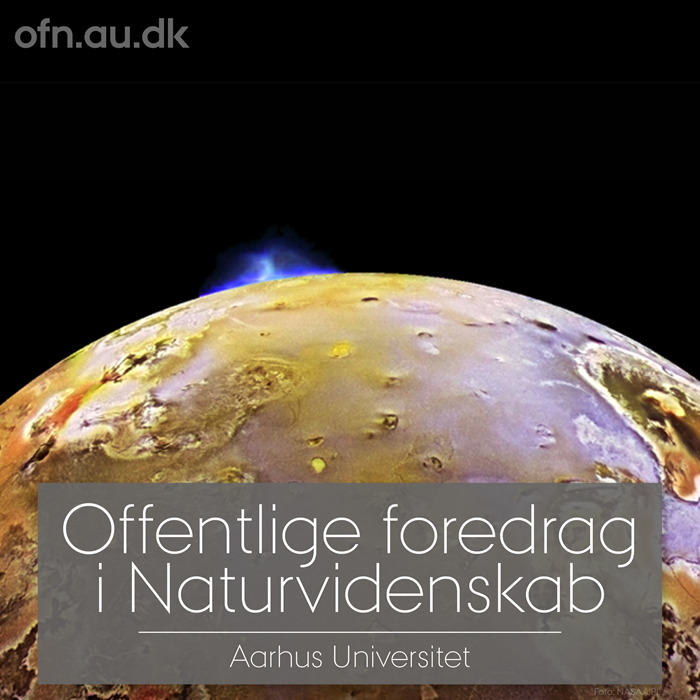 Signaturbillede til foredraget 'På rumkrydstogt ud i Solsystemet'. Det blå vulkanudbrud på Jupiters måne Io sender svovlholdigt lava et par hundrede kilometer op over Ios overflade. Det indre af Io er smeltet på grund af de kraftige tidevandskræfter fra Jupiters enorme tyngdefelt. Det skaber kontinuerlige vulkanudbrud og åbne søer med smeltet lava. (Foto: NASA)